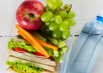 Salud Pública recomienda consumir abundante agua, frutas y vegetales ante ola de calor que afecta al país