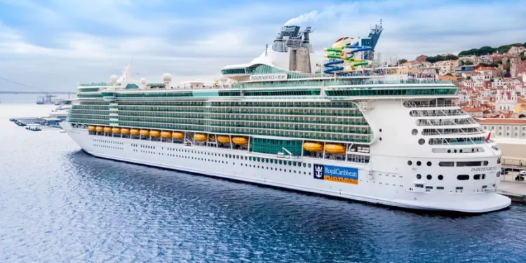 Royal Caribbean planea proporcionar Internet Starlink de SpaceX a bordo de cruceros