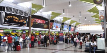 Aerolíneas mantienen exigencia de constancias de vacunas contra el Covid-19