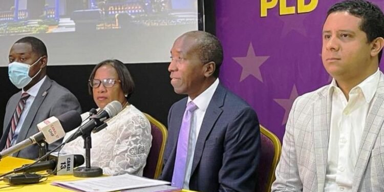 Andrés de las Mercedes respalda reclamos salariales de técnicos docentes 