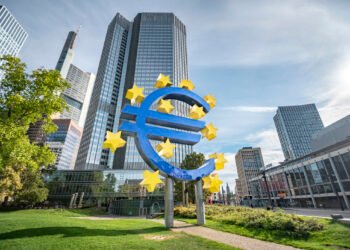 El Banco Central Europeo sube los tipos de interés hasta el 0,50 %, primera subida en once años