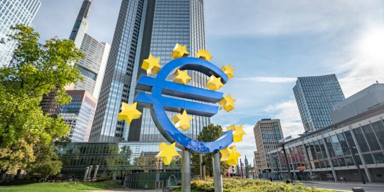 El Banco Central Europeo sube los tipos de interés hasta el 0,50 %, primera subida en once años