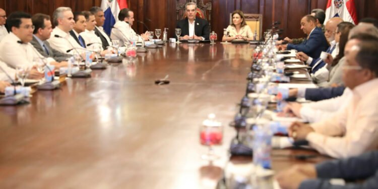 Gobierno proyecta déficit fiscal de 3.1% del PIB para 2023