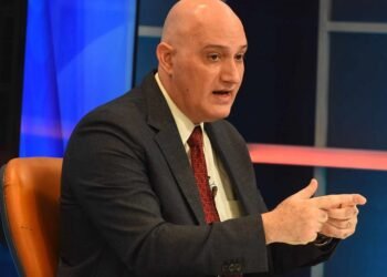 Ministro Economía propone reestructurar inversión pública RD