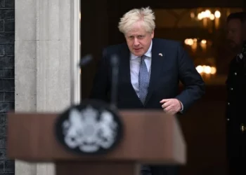 Boris Johnson dimite como líder conservador pero seguirá en el poder hasta que se nombre a su sucesor