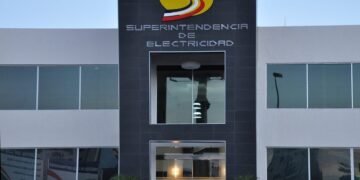 Superintendencia de Electricidad deja sin efecto ajuste salarial 9.5%