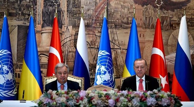 Ucrania y Rusia firman con Turquía y la ONU acuerdos de exportación de grano