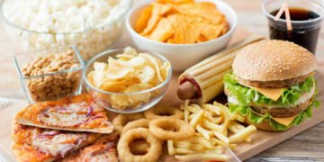 Científicos descubren que el consumo de alimentos ultraprocesados contribuye al deterioro cognitivo