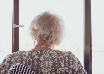 Estudio advierte que el covid-19 puede aumentar el riesgo de demencia, así como otros desórdenes neurológicos y psiquiátricos