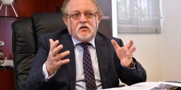 El problema inflacionario que enfrenta el país pone una presión «Extraordinaria» para un aumento de salarios.