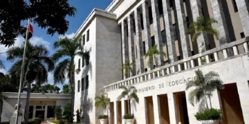 Educación ordena alquilar locales para atender sobrepoblación escolar