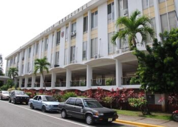 Ayuntamiento de Santiago defiende su derecho a retirar vallas políticas violatorias a ley electoral