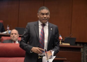 Dominicanos en exterior apoyan petición de rebaja de documentos consulares del senador Iván Lorenzo PLD