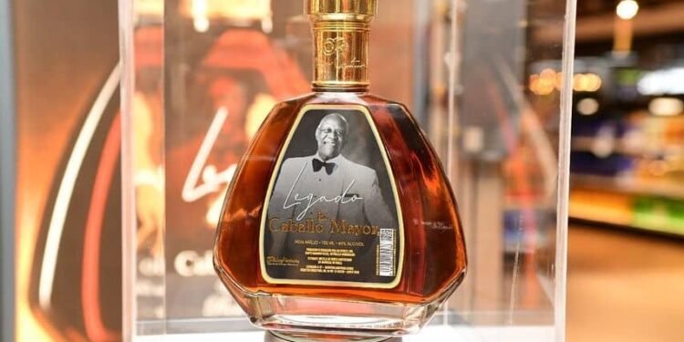 Presentan Ron “Legado El Caballo Mayor” en homenaje a Johnny Ventura