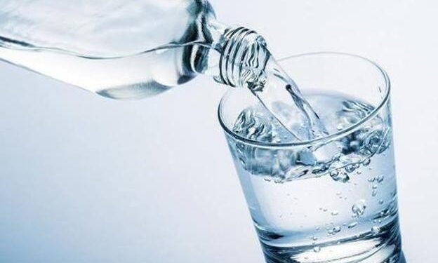 ¿Qué tanta agua hay que tomar para no deshidratarse?