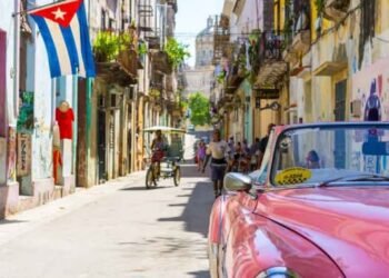 Cuba anuncia la apertura de su comercio a inversión extranjera