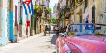 Cuba anuncia la apertura de su comercio a inversión extranjera