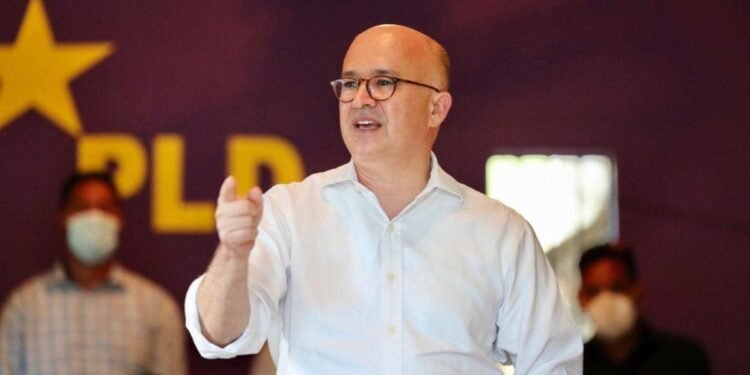 Francisco Dominguez Brito: “Ley de Fideicomiso Público privatizaría el gobierno”