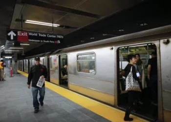 Metro Nueva York supera mil millones de pasajeros por primera vez desde 2019