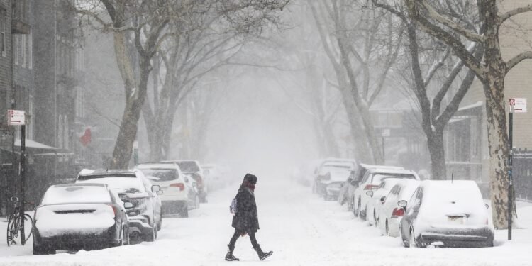 Biden declara estado emergencia NY tras estragos estragos Elliot