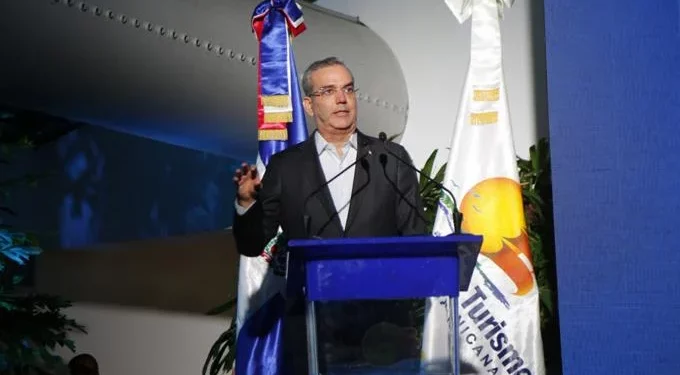Luis Abinader habla en Miami sobre el avances del programa Burocracia Cero que mejorara la economía dominicana