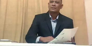 Activistas piden dividir en dos tandas de 6 horas la jornada laboral sector público