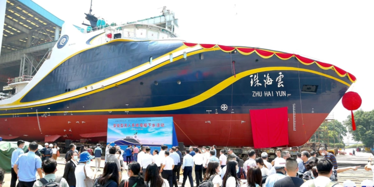 El  entra en servicio en China