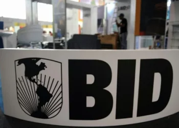 El BID recomienda a países de América Latina reducir la deuda para aumentar crecimiento económico