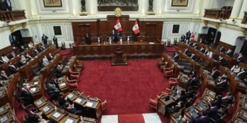 PERU: Congreso da ‘luz verde’ a reconsiderar adelanto elecciones