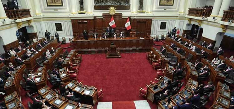 PERU: Congreso da ‘luz verde’ a reconsiderar adelanto elecciones