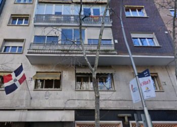 Desalojan Consulado de la RD en Madrid tras protestas de vecinos