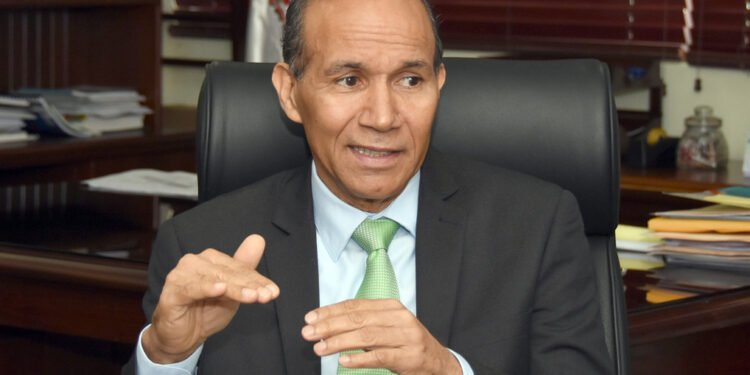 Ex ministro de trabajo afirma que ni una aspirina recibirán los afiliados con resolución del CNSS