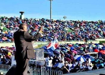 Batalla de la Fe: miles de personas acudieron este domingo al Estadio Olímpico