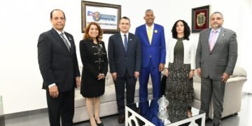 JCE motiva a sectores para que se integren a colegios electorales