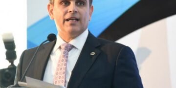 Ministro de Hacienda habla sobre el endeudamiento público