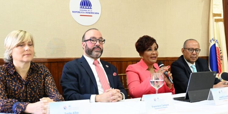 Josefa Castillo revela seguros crecieron 12.8% y cerraron por encima de los 96 millones.