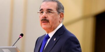 Danilo dice gobierno es “mucho pico y pala, pero poca tijera”  no inauguran obras.
