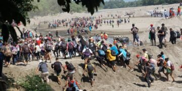EE.UU. pide a dominicanos no poner sus vidas en manos de coyotes para cruzar la frontera con México