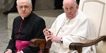 Papa Francisco: «Ser homosexual no es un delito, pero sí es un pecado»