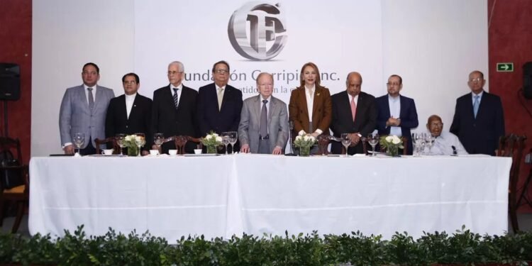 Fundación Corripio y Ministerio de Cultura otorgan a Freddy A. Bretón Martínez el Premio Nacional de Literatura