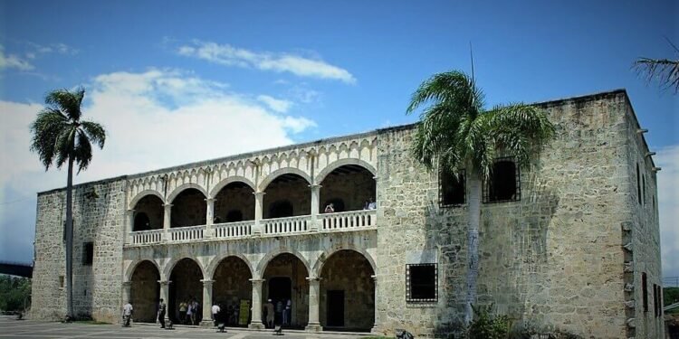 Publican proceso para «restaurar» el Alcázar de Colón por RD$80 millones