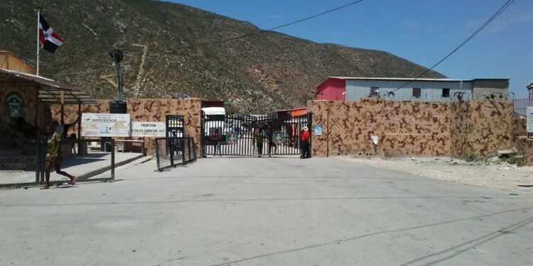 Comerciantes en Jimaní dicen que es «abusiva y desconsiderada» la medida de impedir la venta de huevos