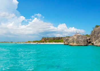 El presidente Abinader propone al Congreso traspasar en fideicomiso terrenos turísticos de Pedernales