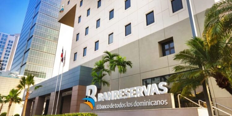 Banreservas informa haber emitido récord de un millón de tarjetas de crédito