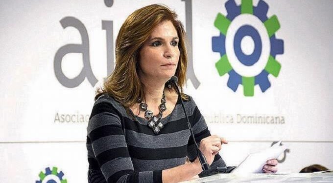 Circe Almánzar pide “cautela” con el tema del incremento salarial