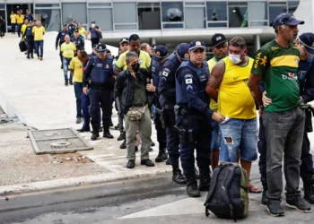 BRASIL: Hay varios centenares de detenidos tras el asalto de Brasilia