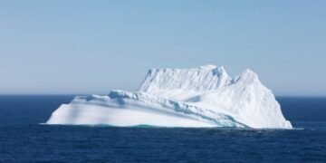 Un iceberg 15 veces más grande que París se desprende de la Antártida