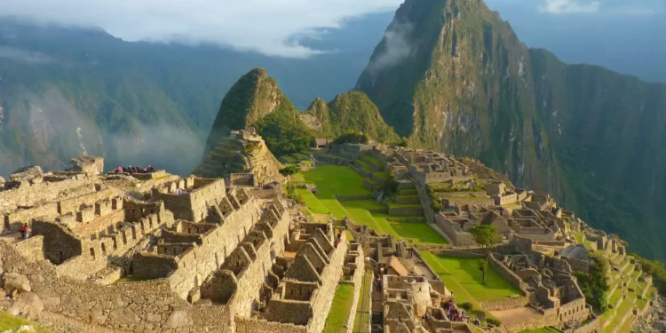 Protestas en Perú provocan cierre del monumento Machu Picchu