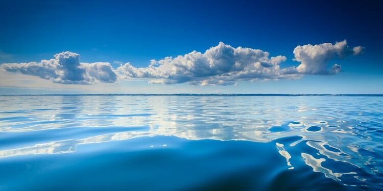 Los océanos absorbieron calor sin precedentes en 2022