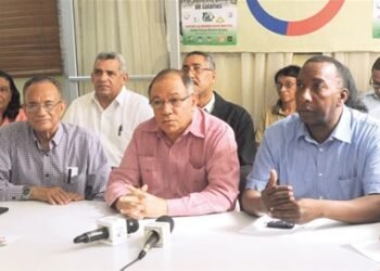 Lideres sindicalistas plantean un aumento de salario de 35% para trabajadores